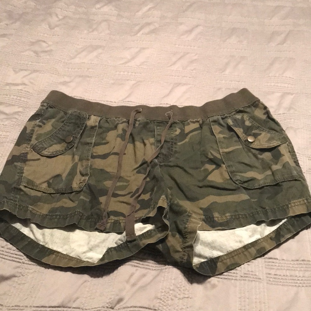 Size 18 old navy camo shorts